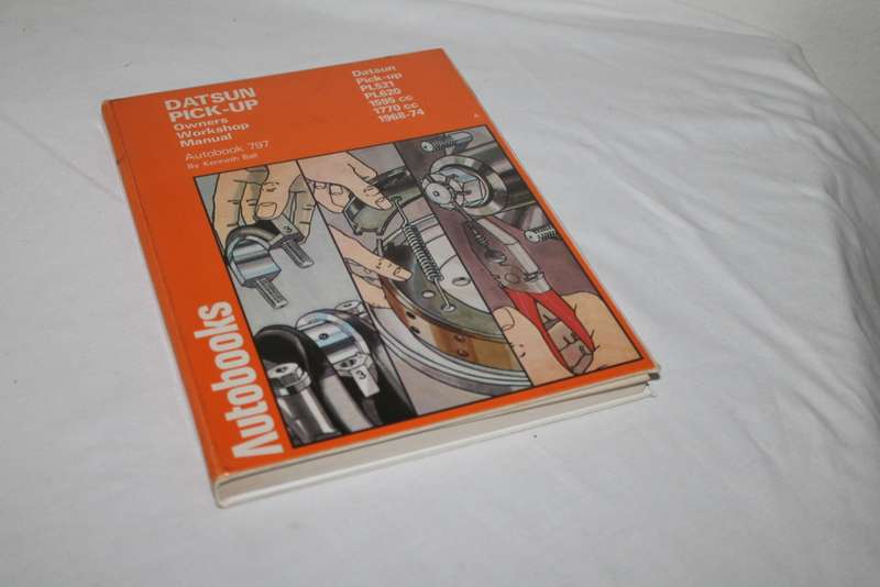 Datsun Pick-up Owner`s Manual