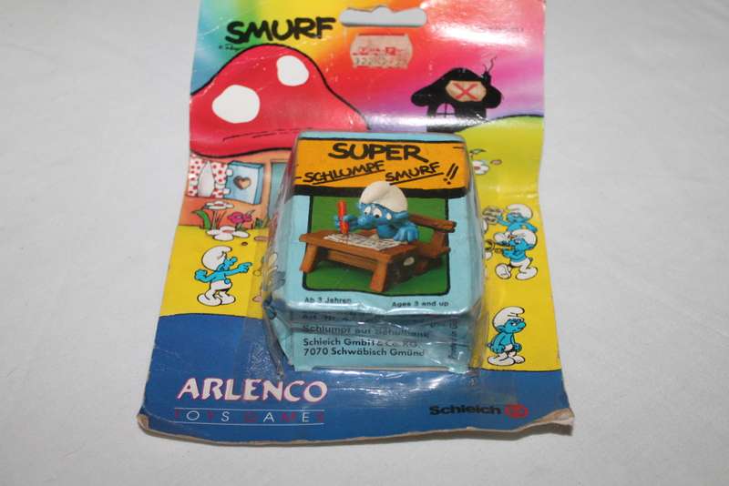 Sealed Boxed Smurf  Schooltable