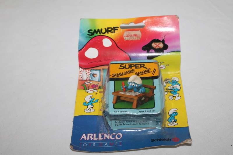 Sealed Boxed Smurf  Schooltable