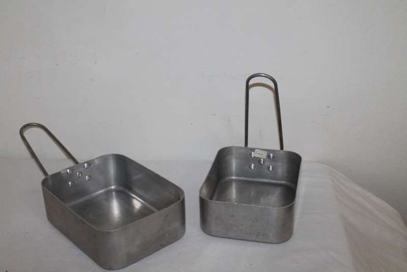2 `vark` pans