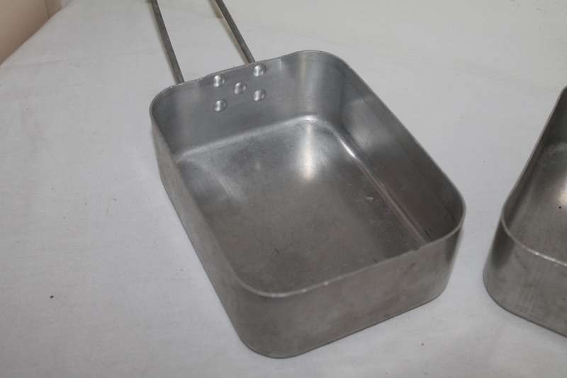 2 `vark` pans