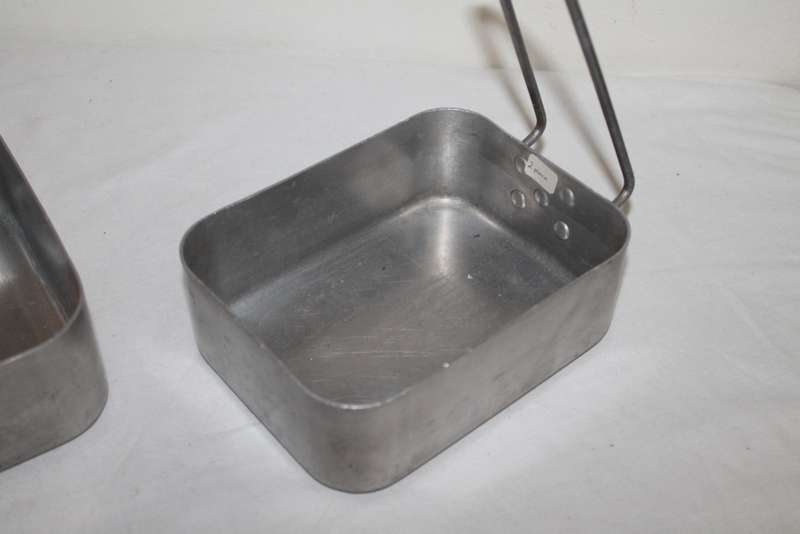 2 `vark` pans