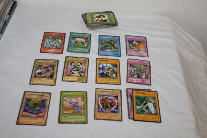 60 Yu Gi Oh Cards NO2