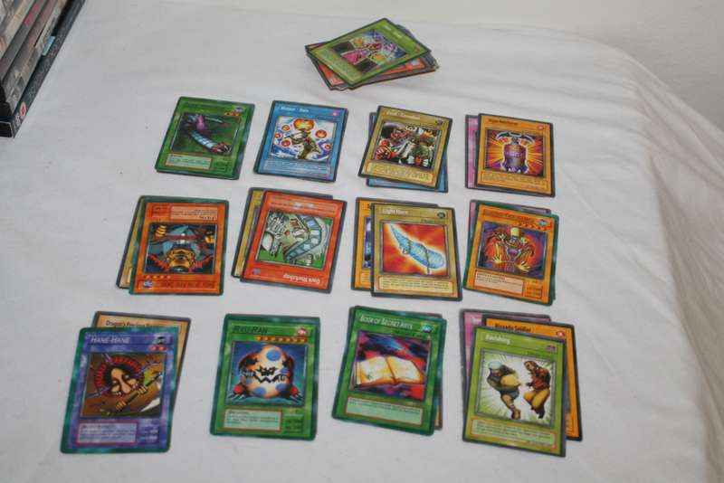 60 Yu Gi Oh Cards NO2