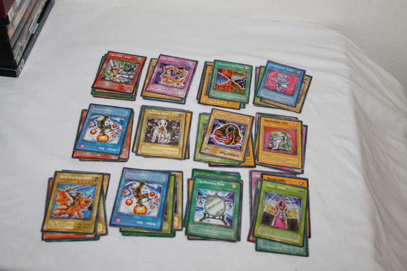 60 Yu Gi Oh Cards NO2