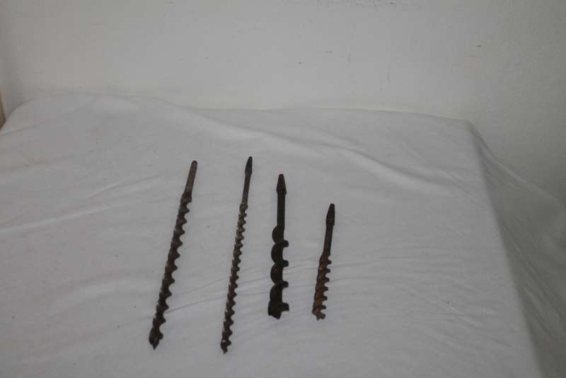2 Hand drills with bits