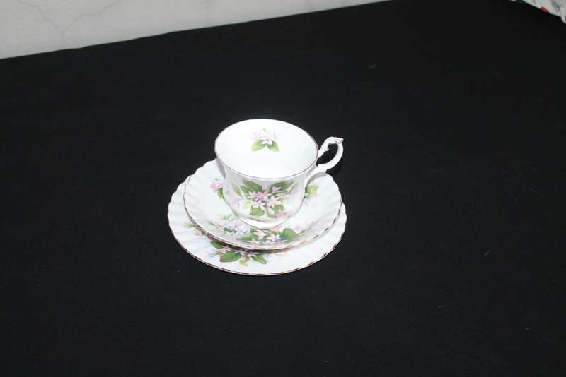 Royal Albert trio
