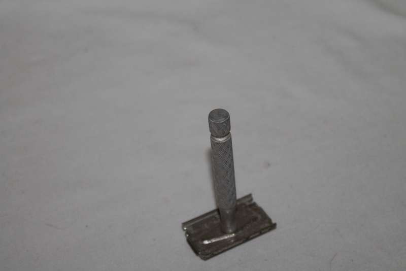 Metal Razor