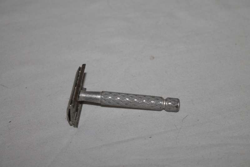 Metal Razor