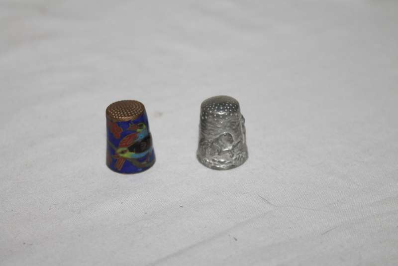 2 Metal thimbles
