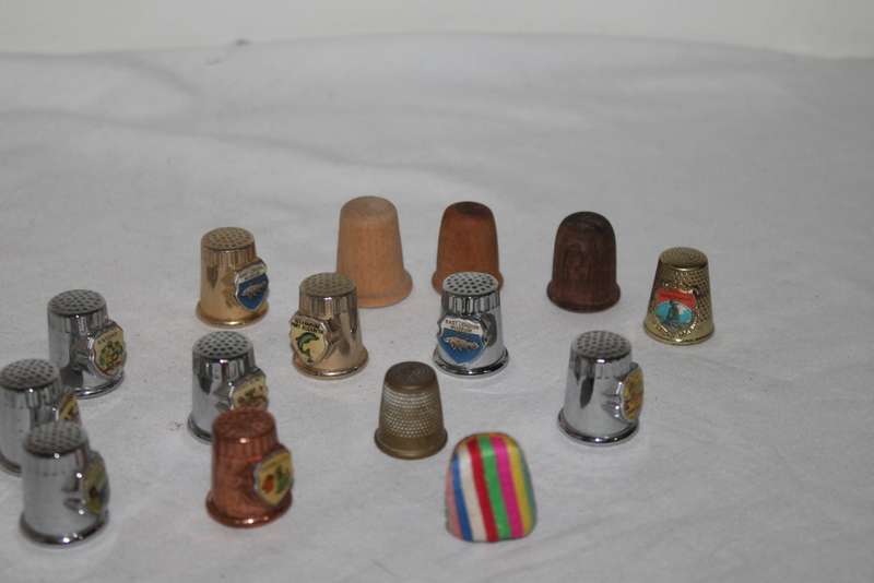 14 Assorted thimbles