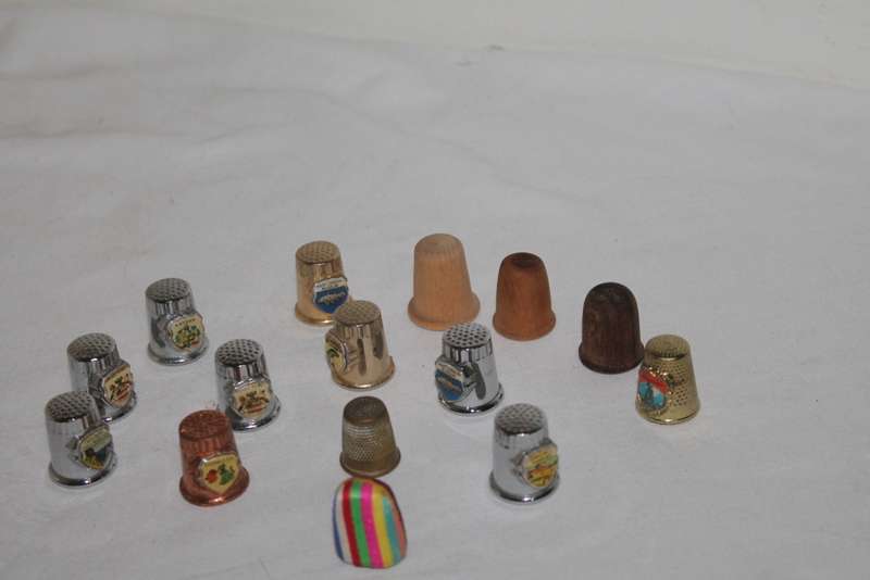 14 Assorted thimbles