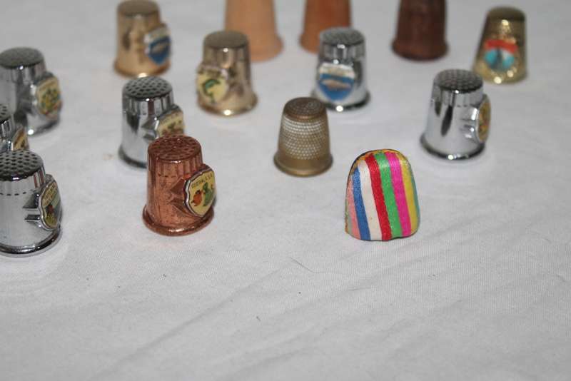 14 Assorted thimbles