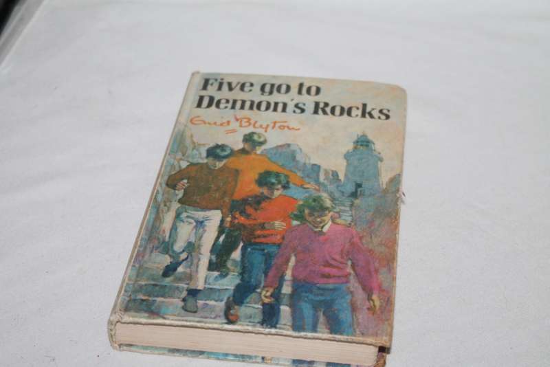 Five go to Demon rocks