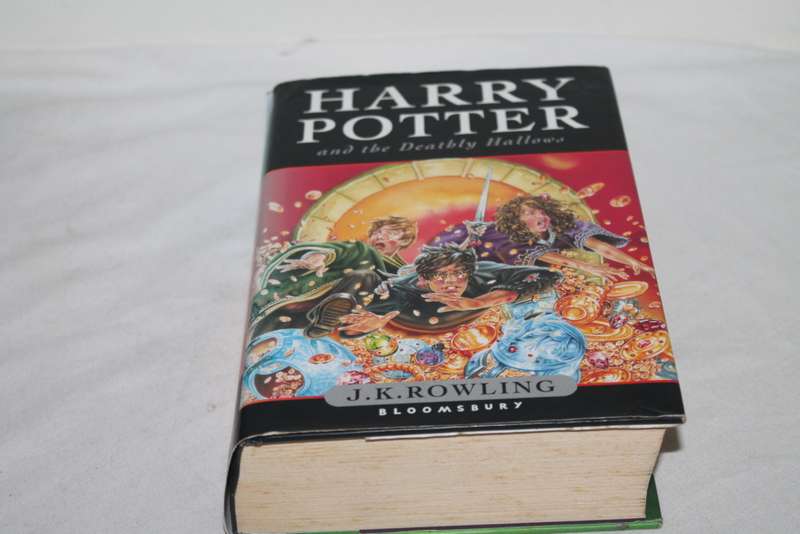 Harry Potter and the Deadly Hallow`s