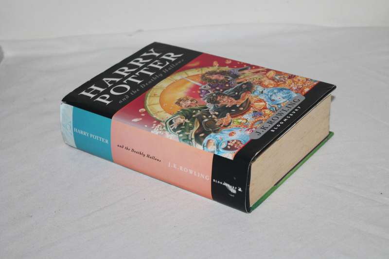 Harry Potter and the Deadly Hallow`s