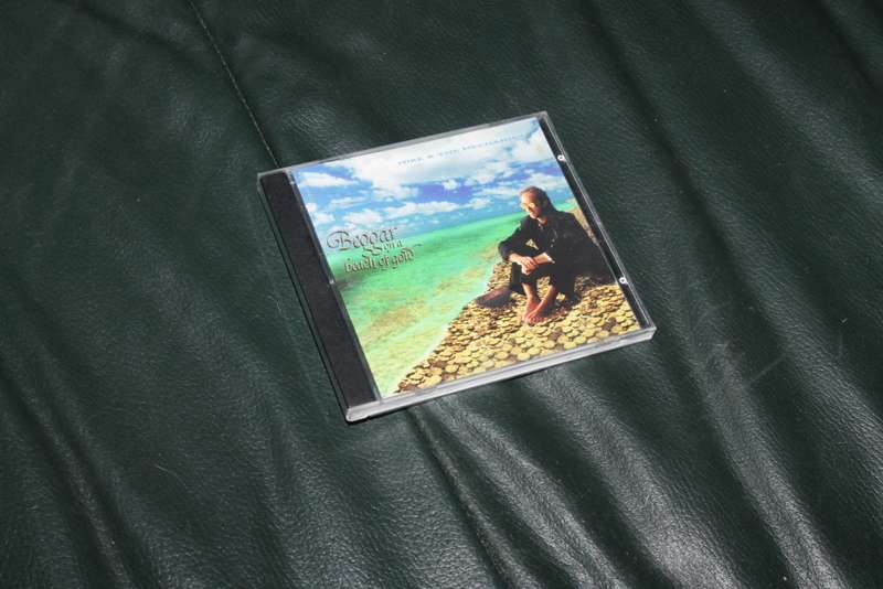 Mike and the Mechanics  Beggar on a beach of gold