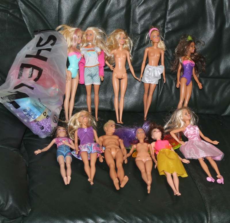 11 Barbies, ken and Barbie clothing