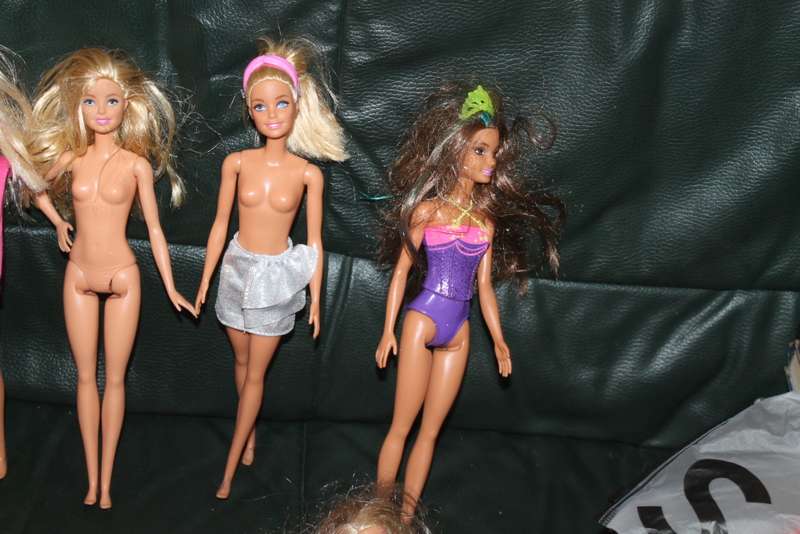 11 Barbies, ken and Barbie clothing