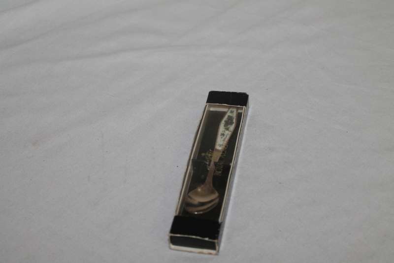 Royal Albert Boxed Cake spoon February