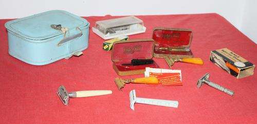 4 Razors