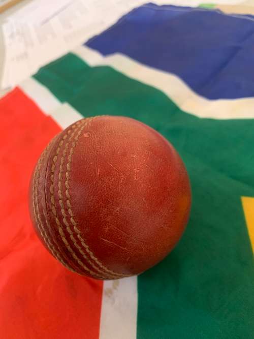 Vintage Cricket Bal 1953Sale V Queens