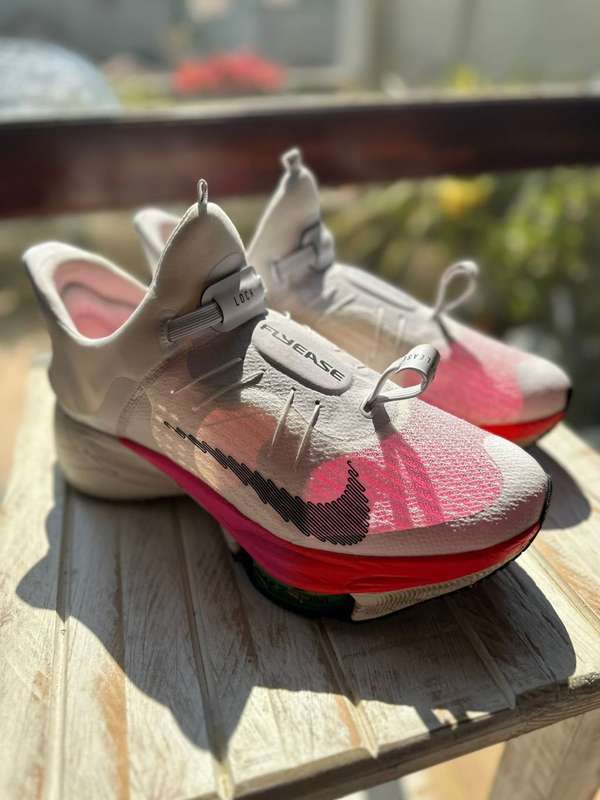 Nike Air Zoom Tempo Next% FlyEase Running Shoes