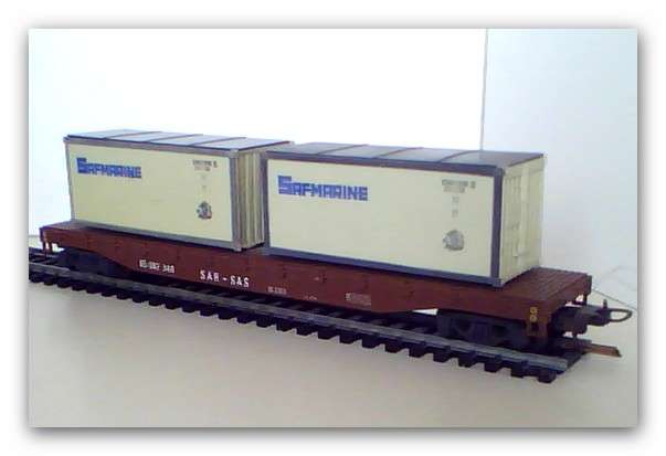 LIMA  HO SAR Flatbed Trucks (With loads)   (SET)