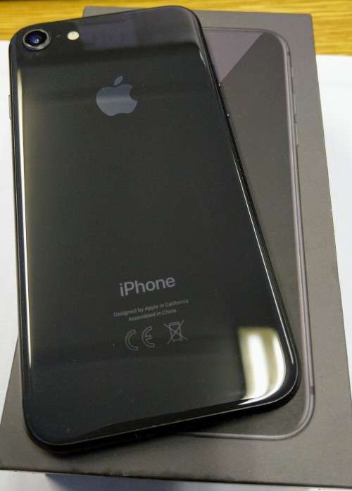 iPHONE 8 64GB DARK SPACE GRAY, EXCELLENT CONDITION - GIVE AWAY PRICE!!!