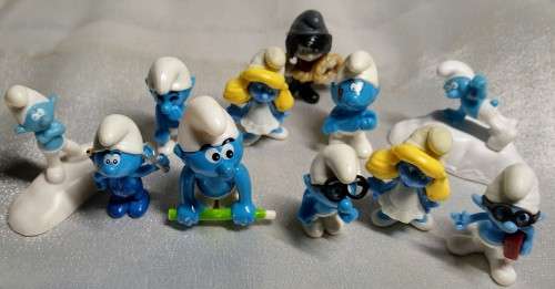 MCDONALDS MINI SMURF  11 PIECE LOT
