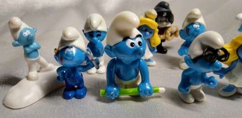 MCDONALDS MINI SMURF  11 PIECE LOT
