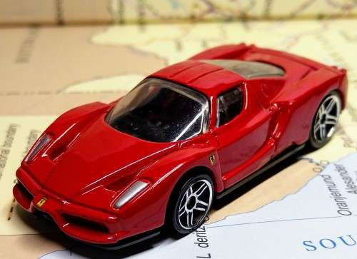 HOT WHEELS / HOTWHEELS - 2002 ENZO FERRARI