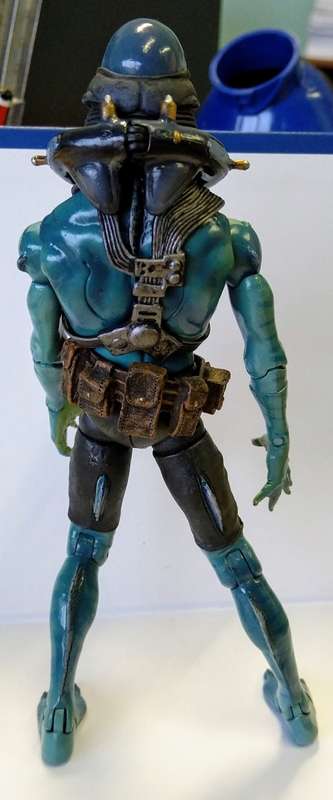 2004 MEZCO - HELLBOY`S ABE SAPIEN 7` ACTION FIGURE - RARE TREAT