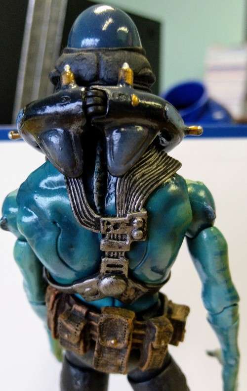 2004 MEZCO - HELLBOY`S ABE SAPIEN 7` ACTION FIGURE - RARE TREAT