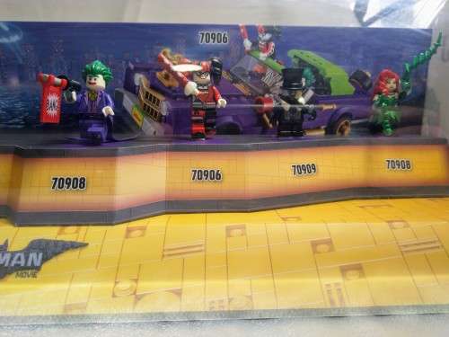 AUTHENTIC LEGO - 2016 BATMAN MOVIE - SHOP DISPLAY UNIT COMPLETE WITH FIGURES. - SUPER RARE
