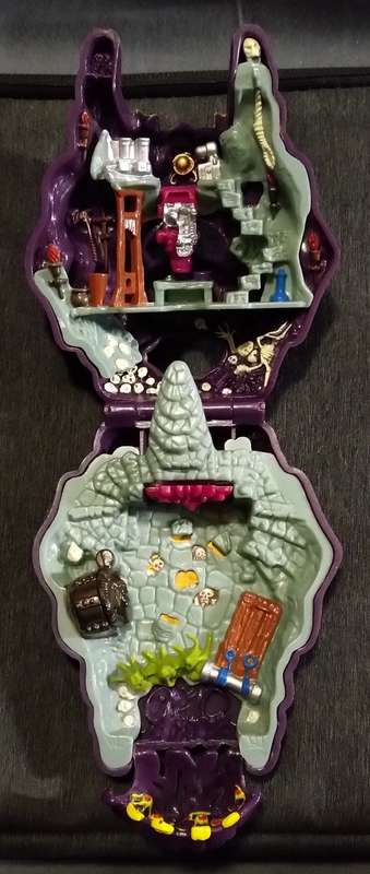 1992 BLUEBIRD TOYS - MIGHTY MAX OUTWITS THE CYCLOPS  - MICRO DUNGEON