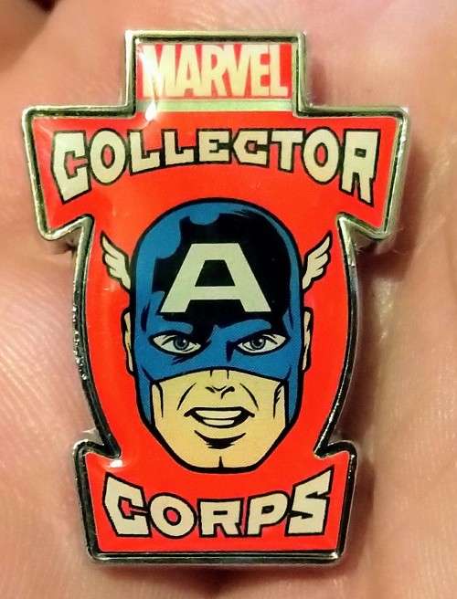 OFFICIAL 2015 FUNKO MARVEL PIN / BADGE COLLECTOR`S CORPS  - CAPTAIN AMERICA 3 X 2CM