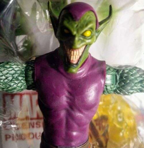 MARVEL SELECT - THE GREEN GOBLIN 7` - SEALED - ACTION FIGURE - AWESOME!