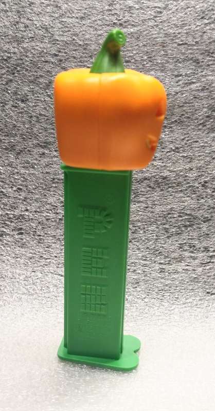 PEZ SWEET DISPENSER - 2012 HALLOWEEN PUMPKIN - HUNGARY