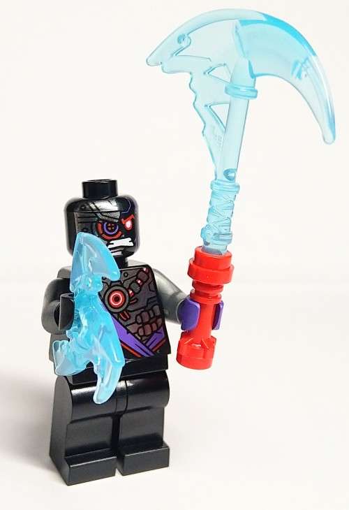 LEGO - Ninjago - Nindroid - with Shuriken and Eclipse Scythe acc