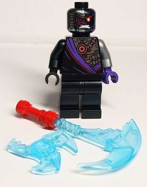 LEGO - Ninjago - Nindroid - with Shuriken and Eclipse Scythe acc