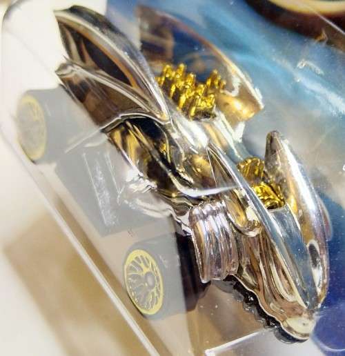2005 HOT WHEELS / HOTWHEELS - DIE CAST - MIRROR CHROMED VAMPYRA - SEALED