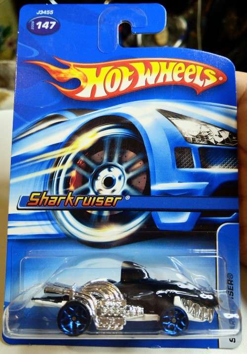 2006 HOT WHEELS / HOTWHEELS - DIE CAST - BLACK SHARKRUISER - SEALED