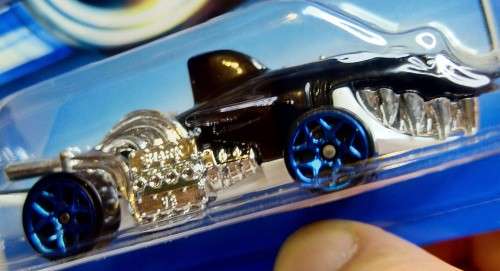 2006 HOT WHEELS / HOTWHEELS - DIE CAST - BLACK SHARKRUISER - SEALED