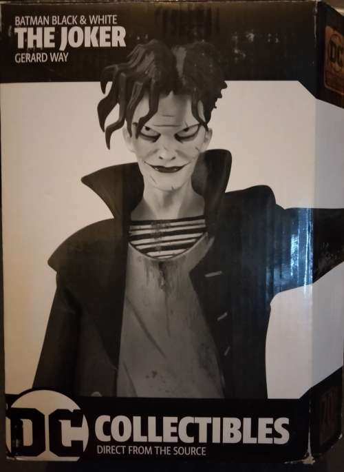 DC DIRECT - The Joker - Black and White Statue By Gerard Way  - LTD Edition 5000