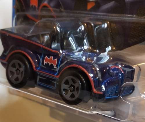 HOTWHEELS / HOT WHEELS - DIE CAST VEHICLES - CLASSIC BATMOBILE - CHIBI VERSION - ADORABLE
