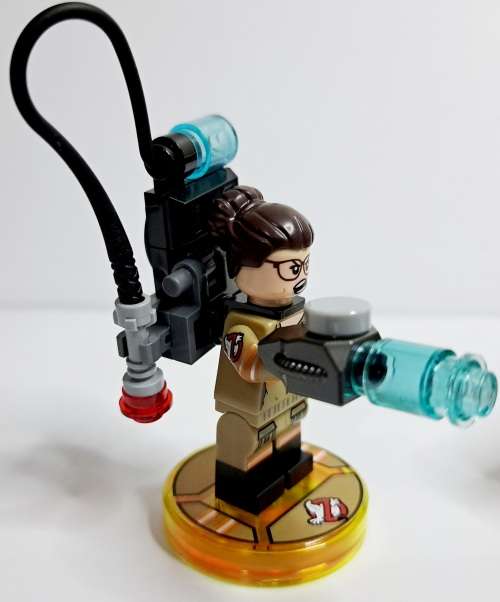 LEGO - The Ghostbusters - Slightly Modded Abby Yates and Ecto 1