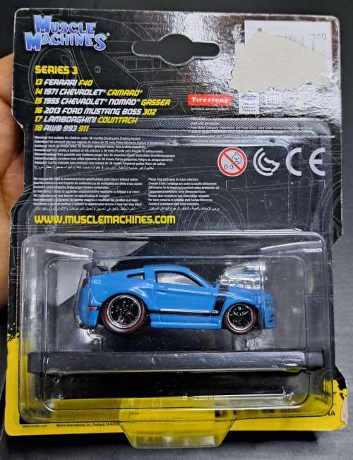 Muscle Machines - 2013 Ford Mustang Boss 302 plus display stand