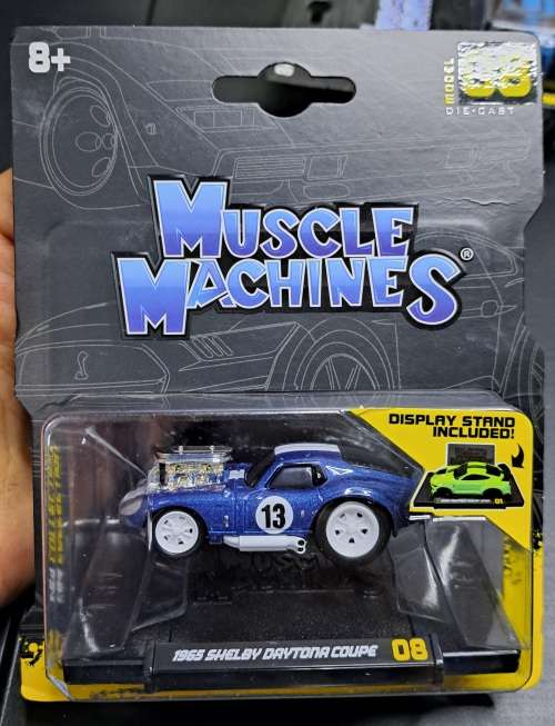Muscle Machines - 1965 Shelby Daytona Coupe plus display stand