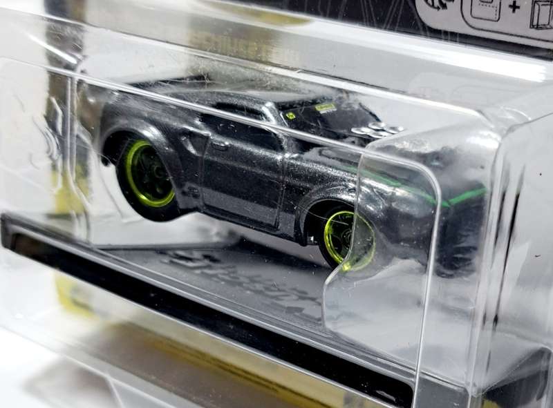 Muscle Machines - Ford Mustang RTR X plus display stand - Stunning!